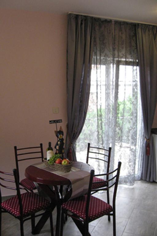 Smokva Apartments Herceg Novi Rom bilde